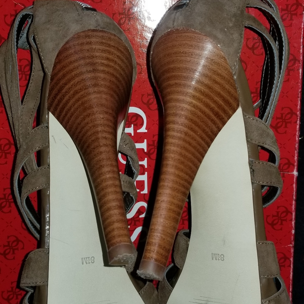 Guess. - Picture 5 of 6